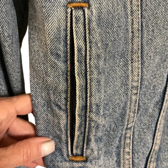 LEVI’S Men’s Relaxed Trucker Denim Jacket Medium Wash Oversized Sz L - Picture 7 of 9